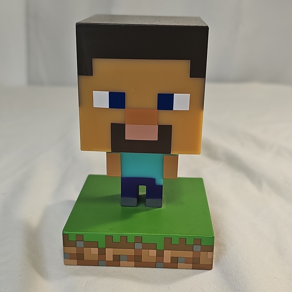 Minecraft Pixelated LED Light - Picture 3 of 4